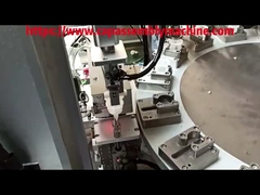 Macchina per l'assemblaggio automatico degli aghi per infusione OEM nell'industria medica