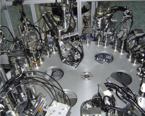 Un buon prezzo. Macchina di assemblaggio del tappo CE Macchina automatica di copertura con servomotore in linea