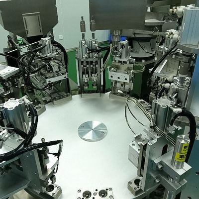 Un buon prezzo. PLC Control Automatic Capping Machine Macchina di assemblaggio personalizzata in acciaio inossidabile in linea