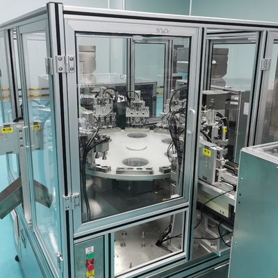 Un buon prezzo. La macchina di riempimento del tappo del dessicante azionata da attrezzature servo ha un alto tasso di funzionamento non è facile da danneggiare in linea