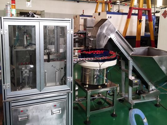 Un buon prezzo. Macchina di chiusura automatica del tappo azionata da servo ad alta flessibilità in linea