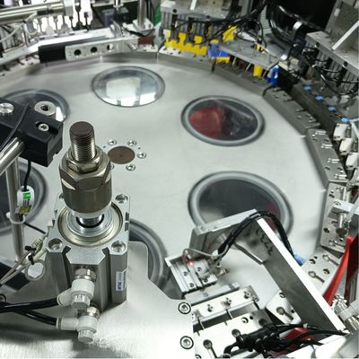 Un buon prezzo. Non standard Iodophor Cap Assemblaggio automatico macchina PLC Controllo a distanza Operare giradischi in linea