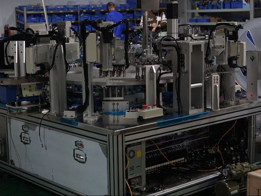 Un buon prezzo. Macchina di riempimento a tappo a prova di umidità controllata da telecomando PLC prestazioni stabili in linea