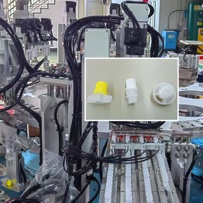 Un buon prezzo. Macchina di avvitamento automatizzata a tappo non standard Alimentazione del disco vibrante divisa in direzioni Tipo di funzionamento giradischi in linea