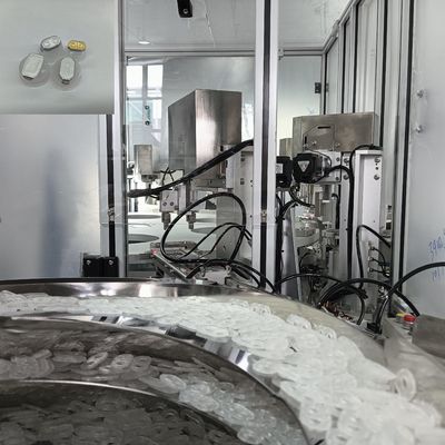 Un buon prezzo. Macchina di saldatura ad ultrasuoni automatizzata ad alta precisione di saldatura, muffa di alluminio saldata sul tappo esterno senza errori in linea