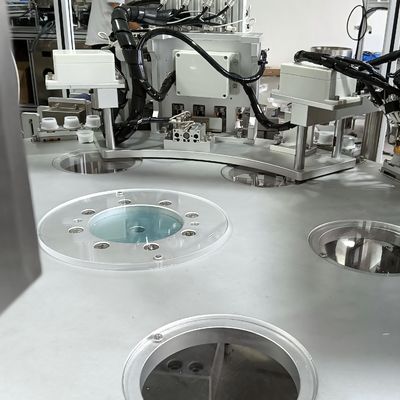 Un buon prezzo. Macchina automatica di assemblaggio per tappi in film per infusione, film di alluminio facile da strappare, buona chiusura in linea