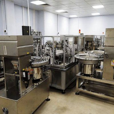 Un buon prezzo. La macchina di montaggio Euro Cap è utilizzata per l'assemblaggio automatico dei tappi per sacchetti e flaconi di plastica per infusione IV. in linea