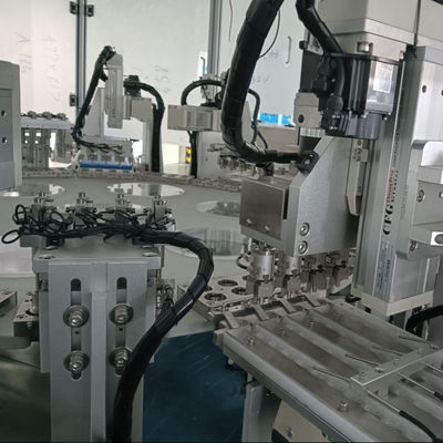 Un buon prezzo. Macchina di assemblaggio di cappucci di elicoidro con produzione a velocità di altezza in linea