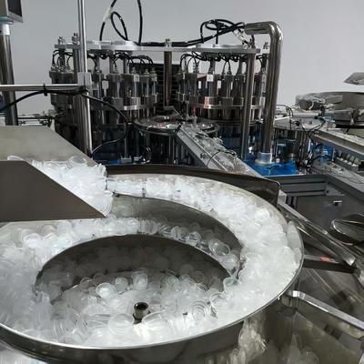 Un buon prezzo. Macchine meccaniche per l'assemblaggio di tappi a anello a trazione singola 12000-14000 pezzi/ora in linea