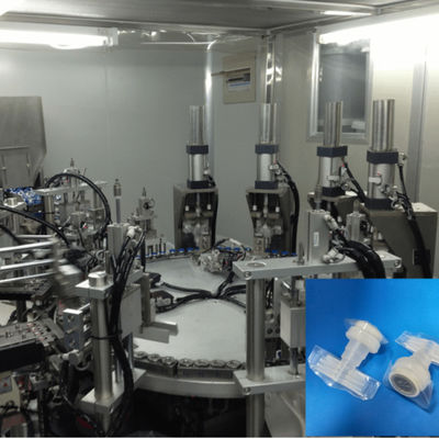 Un buon prezzo. ISO 9001 Certified Medical Product Assembly Machine for IV Soft Bag Caps Welding with 220V Voltage and 99% Qualified Rate in linea
