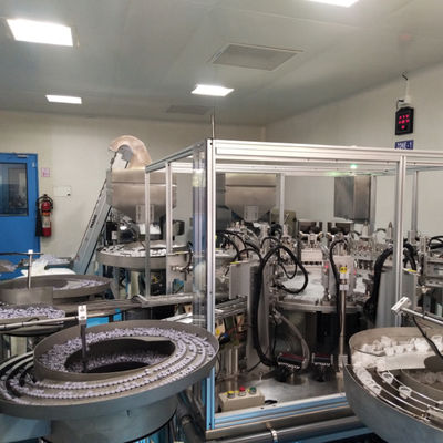 Un buon prezzo. Macchina di assemblaggio a doppia porta Euro Cap per bottiglie IV con 4000-12000 tappi all'ora e tasso di qualificazione del 99% in linea