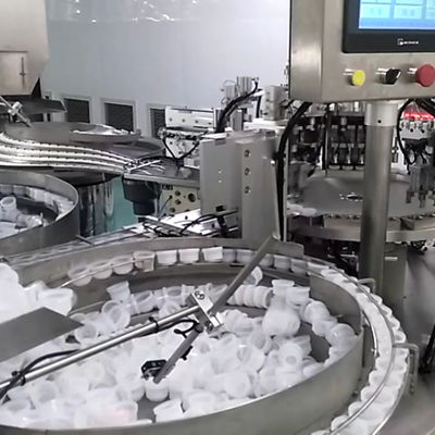 Un buon prezzo. Macchina automatica per l'assemblaggio di tappi Euro con funzionamento touchscreen, alimentazione pneumatica e ispezione automatica per uso farmaceutico in linea