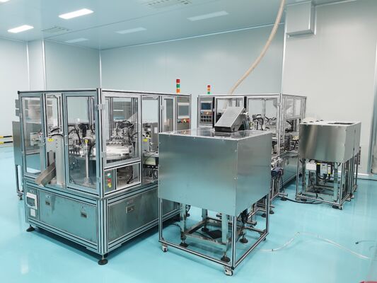 Macchina automatica per l'assemblaggio di tappi essiccanti per prodotti medicali