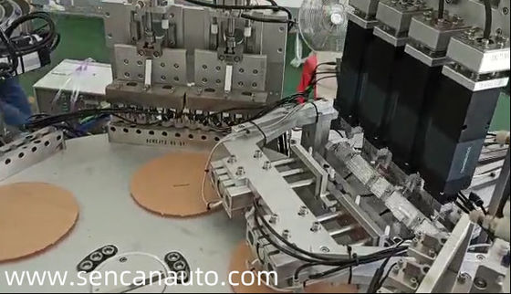 Macchina per l'assemblaggio automatico degli aghi per infusione OEM nell'industria medica