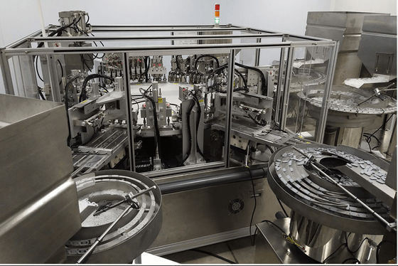 Un buon prezzo. Macchina di assemblaggio di tappi in acciaio inossidabile argento per saldatura ad ultrasuoni in linea