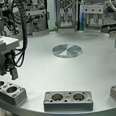 Un buon prezzo. Macchina di assemblaggio di prodotti medici a 50 Hz per la produzione di tamponi nasali in linea