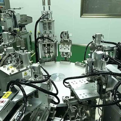 Un buon prezzo. Flip Cap Assembly Machine filler rotativo e tappo certificato CE in linea