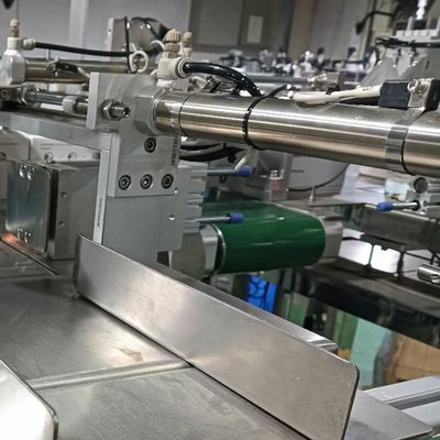 Un buon prezzo. Macchina di assemblaggio del tappo a servomotore in linea