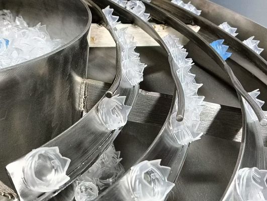 Un buon prezzo. Macchina di assemblaggio con cappuccio di elicottero con sistema di rilevamento dei sensori fotoelettrici in linea
