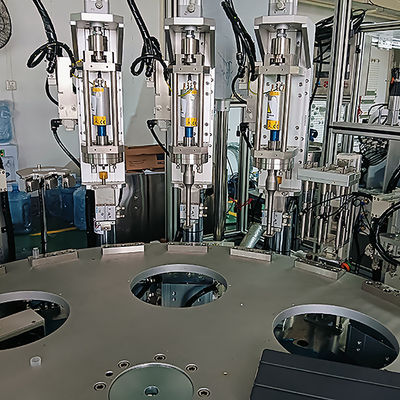 Un buon prezzo. Macchina di saldatura ad ultrasuoni Servo-driven Acciaio inossidabile Operazione automatica Alta efficienza in linea