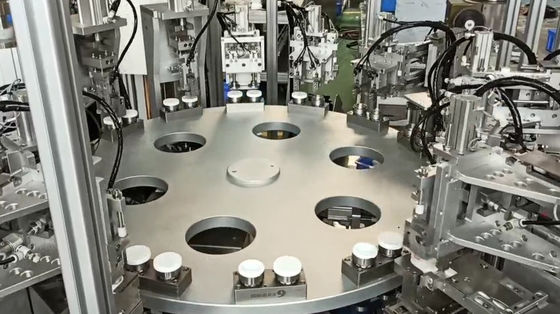 Macchina per avvitare il tappo della bottiglia completamente automatica con sistema di controllo PLC