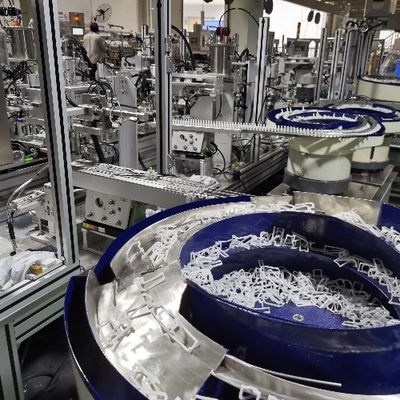 Sistema di rotaia lineare scorrevole Necessità quotidiane Macchina di assemblaggio per spruzzatore d'acqua Spruzzatore di accensione e altro