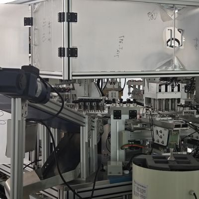 Un buon prezzo. Macchina di assemblaggio del tappo di sigillamento per riempimento del gel di silicio in linea