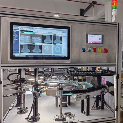 Un buon prezzo. Macchina di ispezione luminosa a singola interfaccia per sacchetti di infusione collegata alla piastra di vibrazione, macchina di alimentazione, elevata efficienza, stabile in linea
