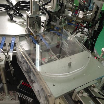 Un buon prezzo. La macchina di assemblaggio automatizzata a bisturi usa e getta può essere collegata con la macchina di imballaggio in una linea, ad alta capacità, ad alta efficienza in linea