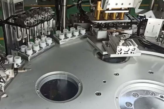 Un buon prezzo. Macchina di assemblaggio Euro Cap altamente personalizzabile per prodotti per infusione per via endovenosa secondo le vostre specifiche in linea