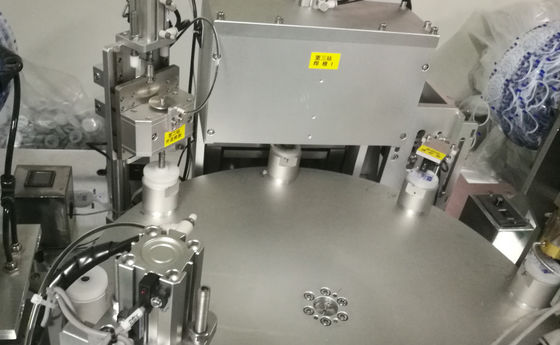 Un buon prezzo. Dimensione personalizzabile Necessità quotidiane macchina di assemblaggio per diverse velocità di produzione in linea