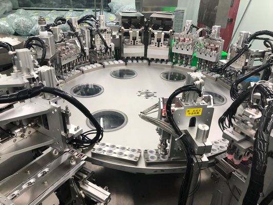 Un buon prezzo. Macchina di assemblaggio automatico per tappi di infusione con buone prestazioni in linea