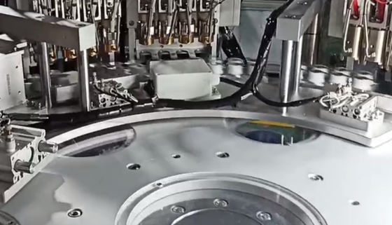 Un buon prezzo. 8000-15000pcs/h Velocità di produzione Euro Cap Assembly Machine per tappi e chiusure in plastica multipice in linea