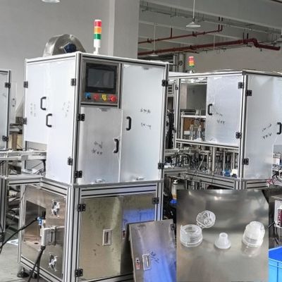 Un buon prezzo. Macchina di assemblaggio personalizzabile per le necessità quotidiane per la produzione ad alta velocità di tappi a flip top in linea