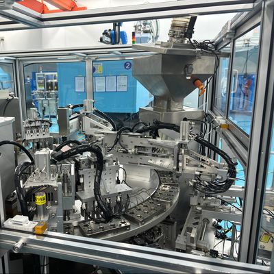 Un buon prezzo. Cappotto a prova di umidità macchina di riempimento automatica PLC telecomando touch screen funzionamento in linea