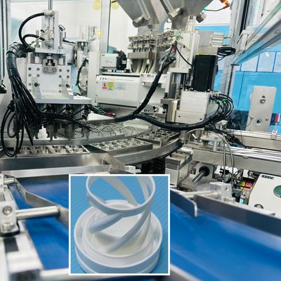 Un buon prezzo. Controllo PLC della macchina di assemblaggio automatico del tappo del dessicante a molla in linea