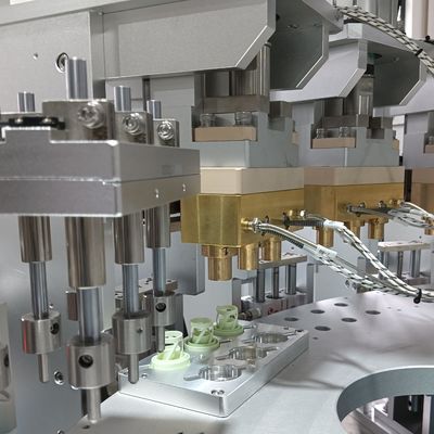 Un buon prezzo. Macchina di riempimento automatizzata a cappello a molla con elevata precisione di riempimento e buona tenuta in linea