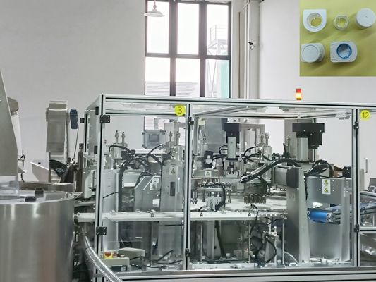 Un buon prezzo. Funzioni di rilevamento e orientamento automatici Macchina di assemblaggio del tappo della bottiglia di carta di latte per la macchina di copertura automatica dell'elico in linea