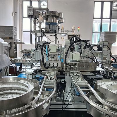 Un buon prezzo. Macchina assemblaggio testata pompa automatica non standard, tipo ad anello, controllo PLC, funzionamento touchscreen in linea