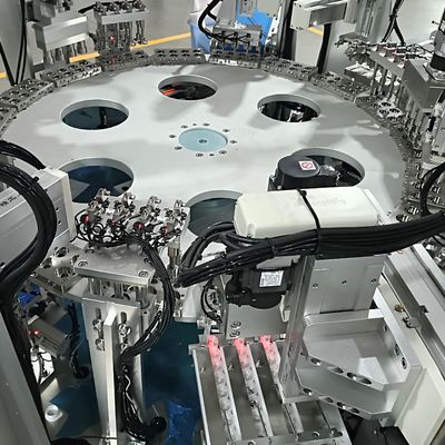 Macchina automatica di assemblaggio tappi tetra non standard con posizionamento preciso
