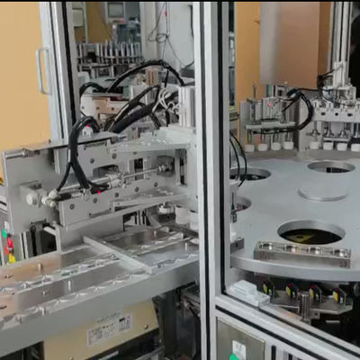 Un buon prezzo. Macchina di assemblaggio del tappo di sigillamento per riempimento del gel di silicio in linea