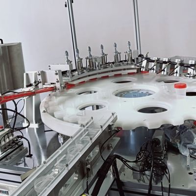 Macchina per l'avvitamento e l'imballaggio di bicchieri per la raccolta di urina con funzionamento efficiente ad alte prestazioni e azionamento servo ad alta percentuale di successo