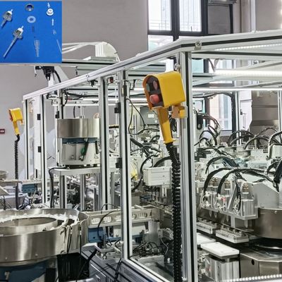 Macchina per l'assemblaggio con spruzzatore a grilletto per spruzzatore d'acqua, sistema di trasporto a guida lineare, macchina per l'assemblaggio di beni di uso quotidiano per una posizione precisa