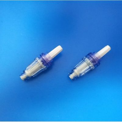 Macchina per l'assemblaggio di prodotti medicali per connettori senza ago per infusione