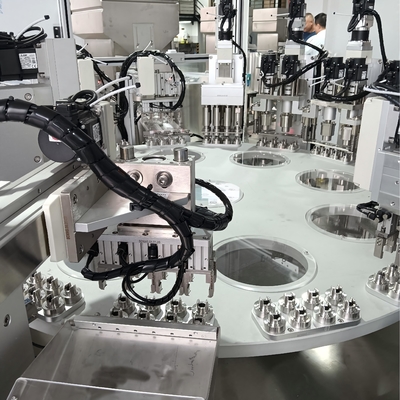 Macchine di riempimento automatiche non standard con tappo essiccante a molla, con elevata precisione di riempimento e elevato tasso di passaggio