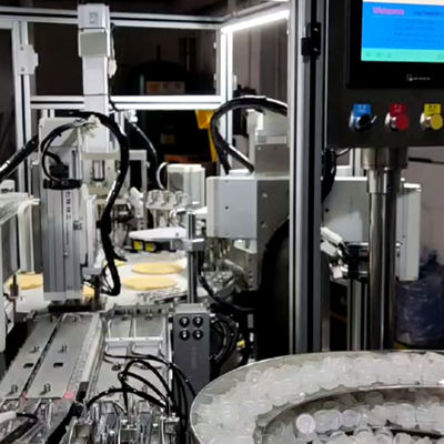 Un buon prezzo. Macchina assemblaggio tappi CRC con touch screen e controllo PLC in linea