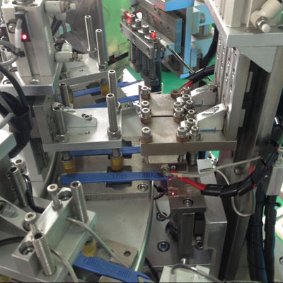Un buon prezzo. Assemblatrice di bisturi chirurgici controllata da PLC con tasso di operatività del 98% in linea