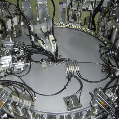 Un buon prezzo. Automatic Ultrasonic Welding Cap Assembly Machine 3000-14000 caps/hr in linea
