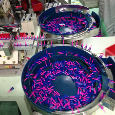 Linea di produzione di lancette di sicurezza automatizzata con controllo PLC e touch screen per l'assemblaggio di aghi per il prelievo di sangue qualificati al 99%