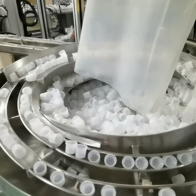 Un buon prezzo. Macchina per avvitare le capsule di gelatina per la produzione ad alta velocità con schermo sensoriale e velocità regolabile in linea